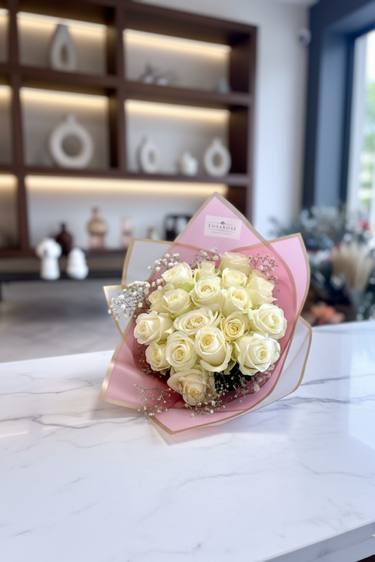 20x Luxury Weiße Rosen + Schleierkraut