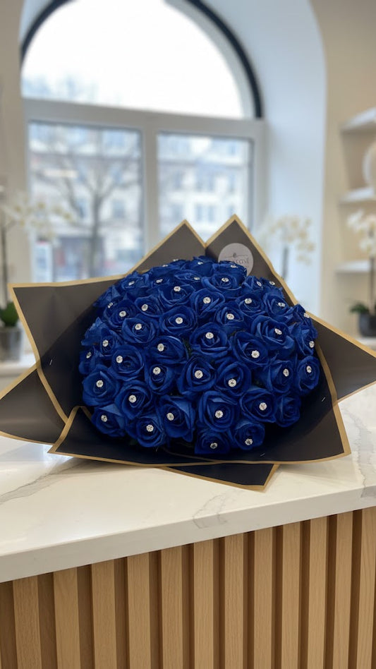50 Künstliche Samtrosen Blau mit Diamanten