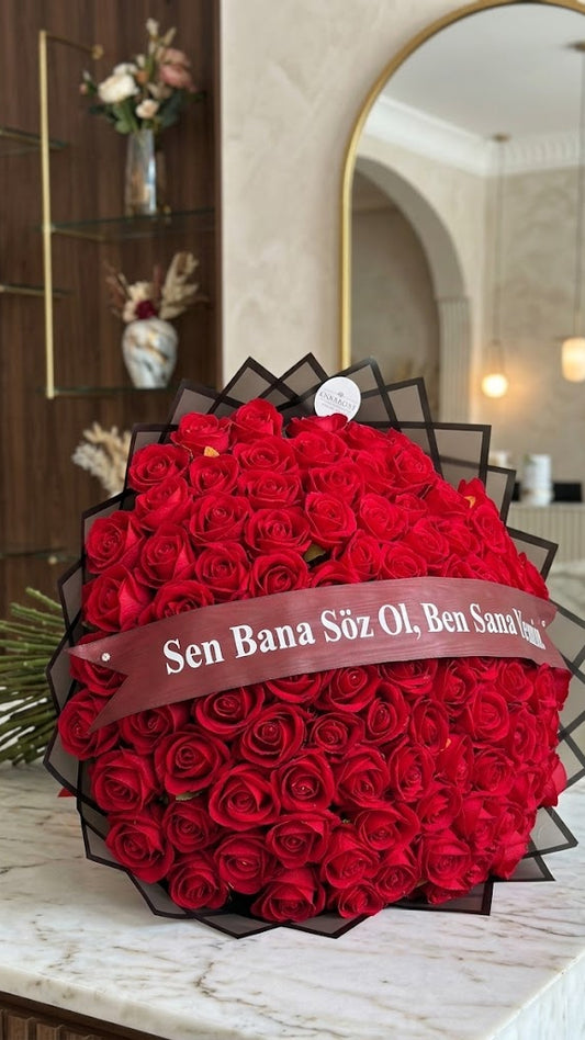 Samtrosen-Strauß „Red Promise” – Rote Rosen mit Liebesband