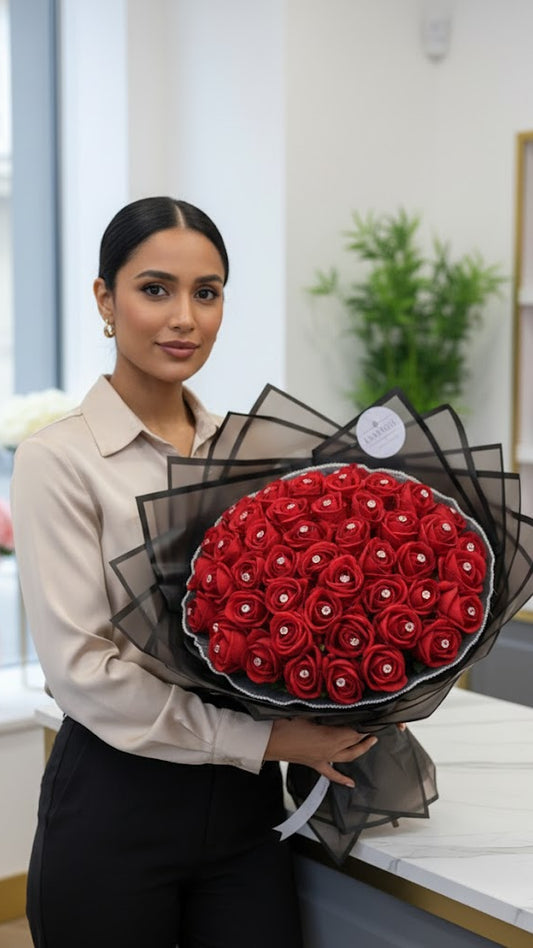 50 Künstliche Samtrosen Rot mit Diamanten