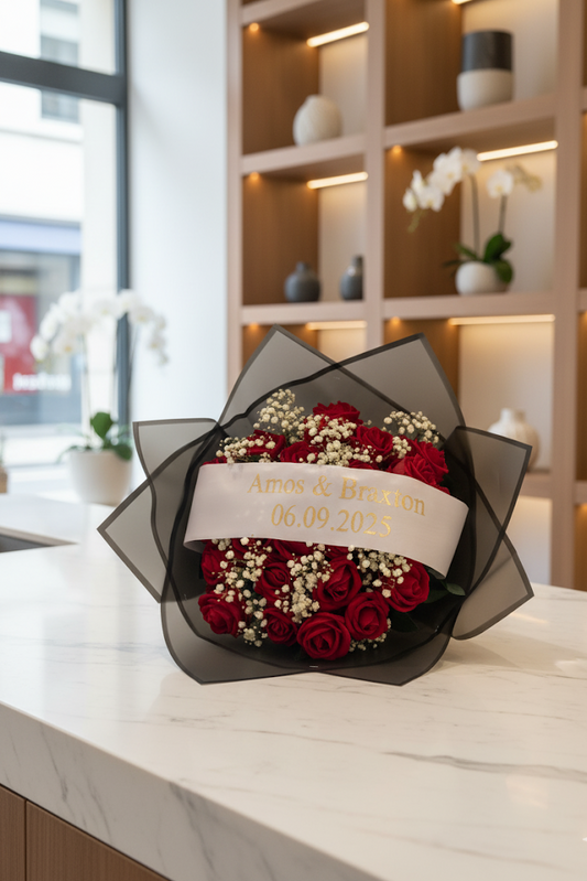 50 Stück Personalisierte rote Red Naomi Rosen mit Schleife