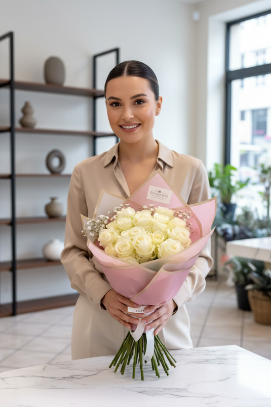 20x Luxury Weiße Rosen + Schleierkraut